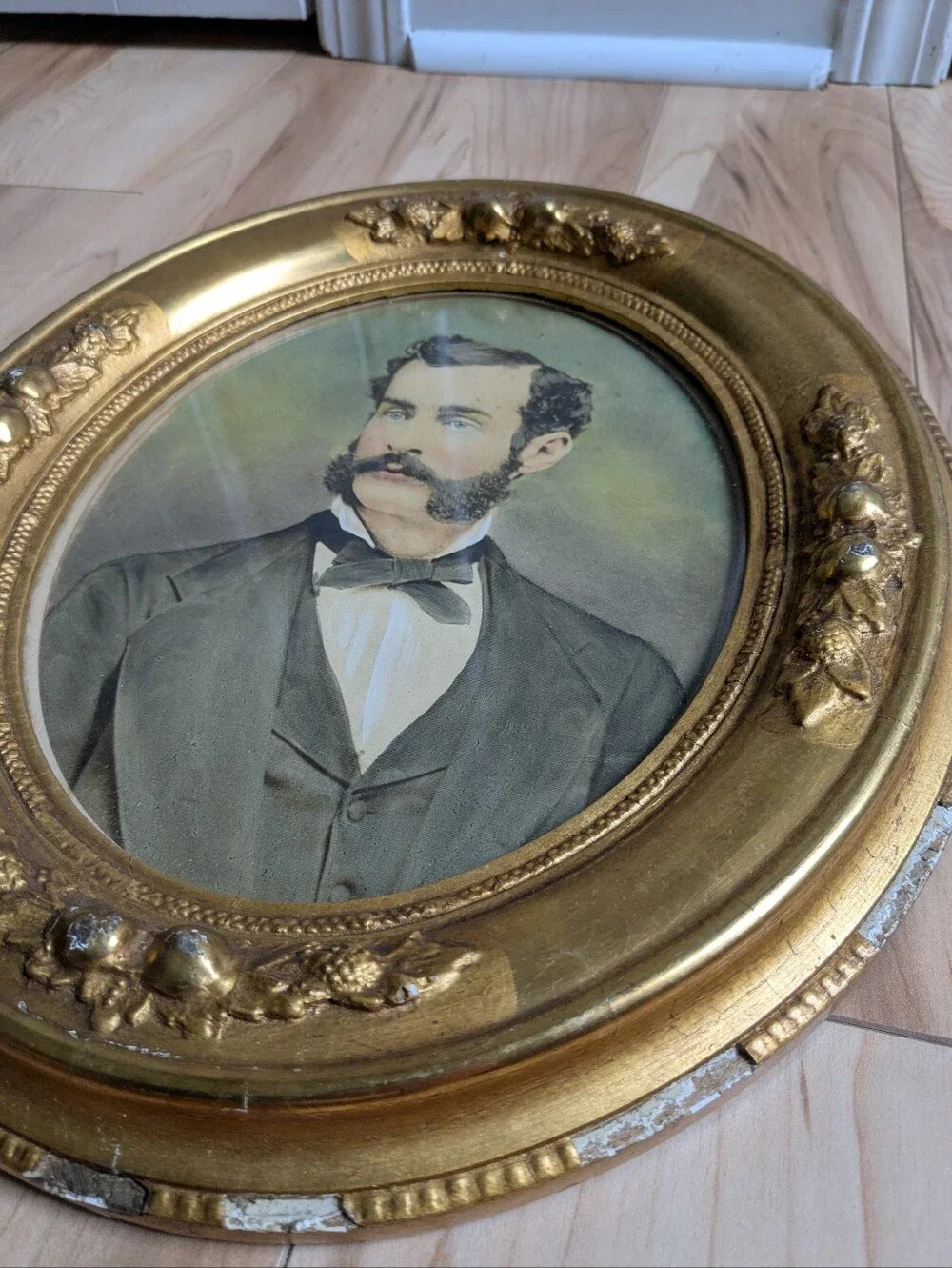 Large Antique Oval Gold Gilt Gesso Wooden Frame Ornate 12